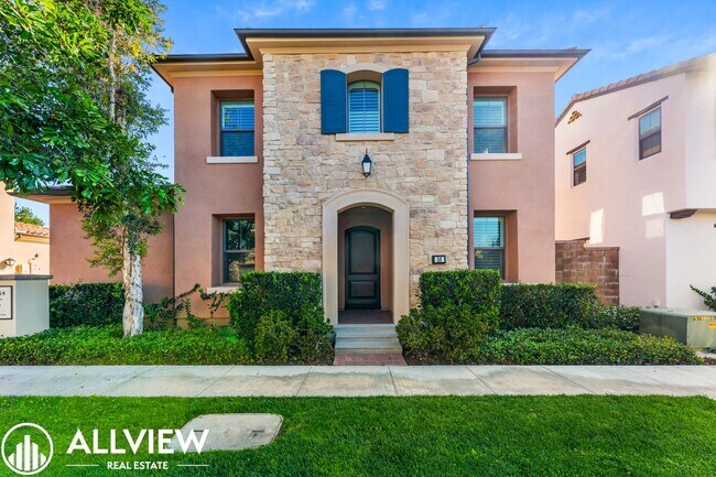 Building Photo - Gorgeous 3 bedroom 2.5 bath home in the newly constructed association of Eastwood Village!