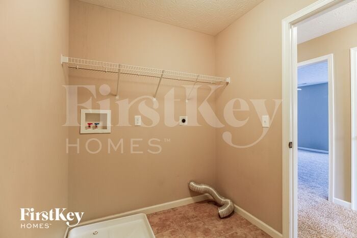 Building Photo - 5312 Venetian Way