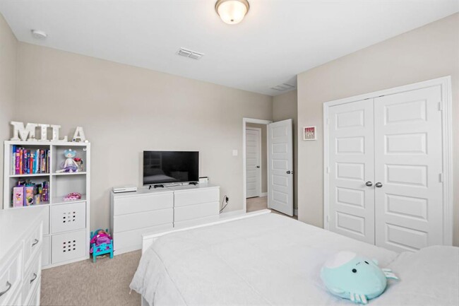 Building Photo - 4106 Sherman Oak Ln