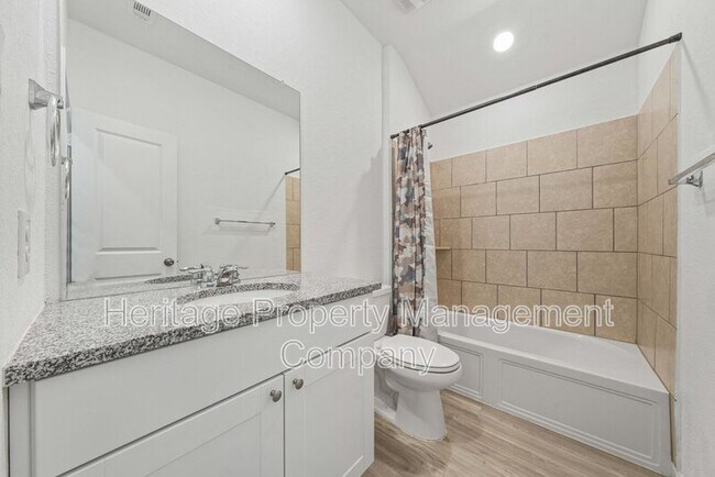 Building Photo - 2700 Coral Vly