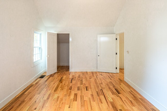 Building Photo - 84 Orchard St