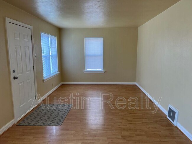 Building Photo - 2820 Ashby Rd