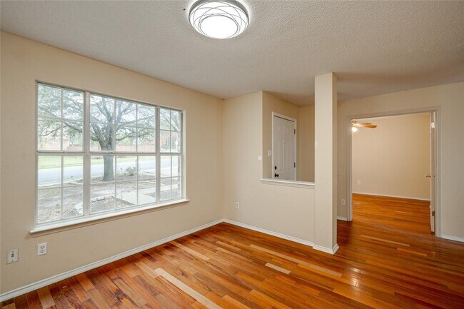 Building Photo - 3807 Eagles Nest St