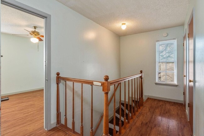 Building Photo - 8401 Tecumseh Dr