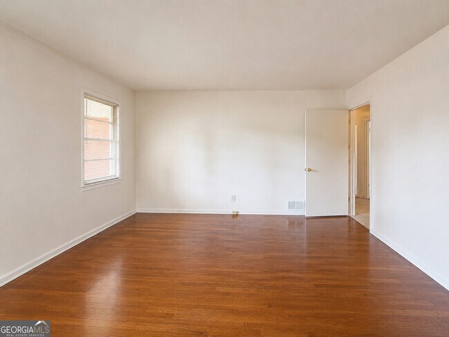Building Photo - 3543 Meadowview Ct