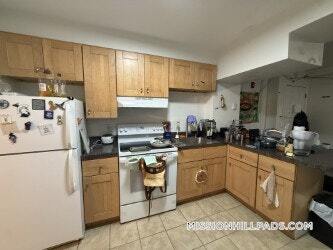 Building Photo - 883 Huntington Ave