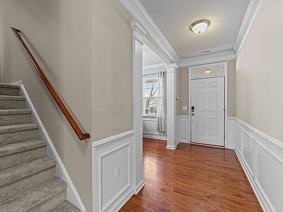 Building Photo - 59 Greenfield Ln