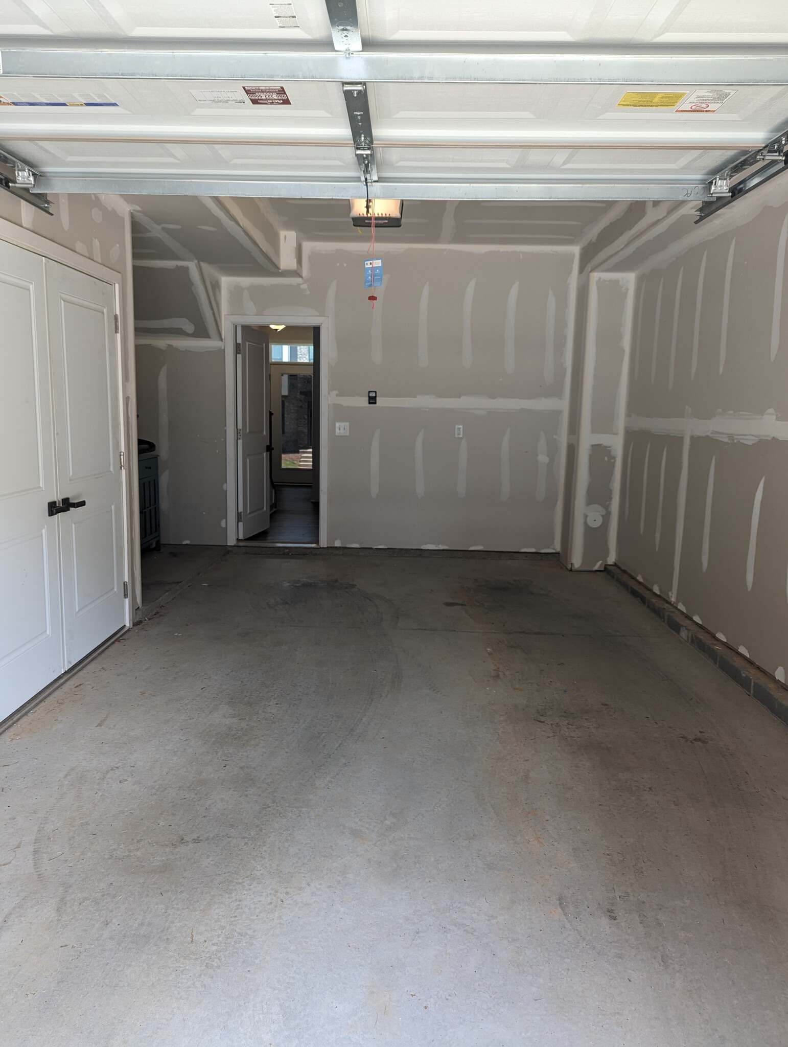 Building Photo - Room in Townhome on Gleason Wy