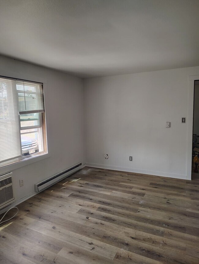 Building Photo - 1405 S Norwood Ave