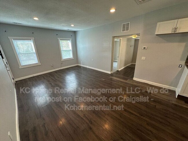 Building Photo - 316 W Elm St
