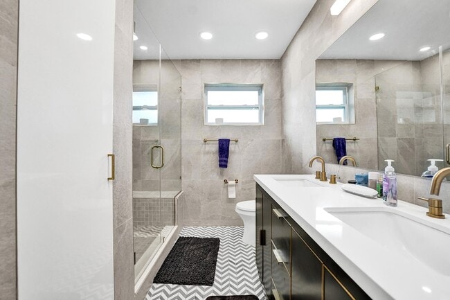 Building Photo - 3681 N 54th Ave