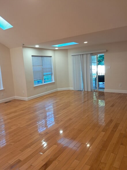 Building Photo - 17 Gaetano Ln