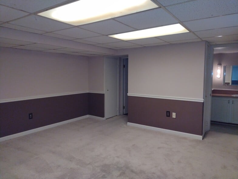 Building Photo - 1664 Yakona Rd