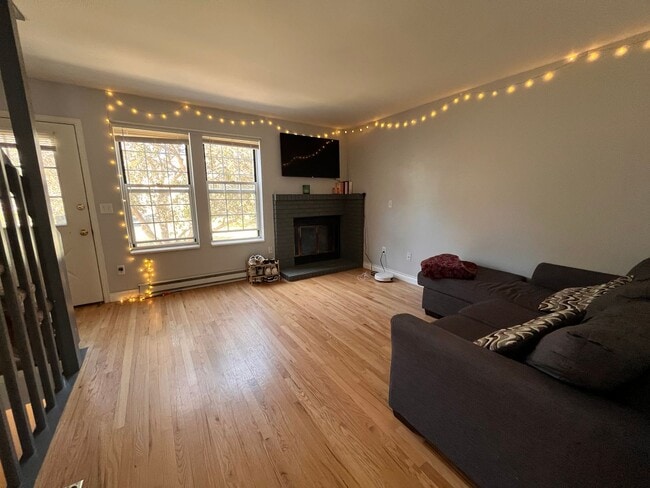 Building Photo - Adorable Condo in West Fort Collins