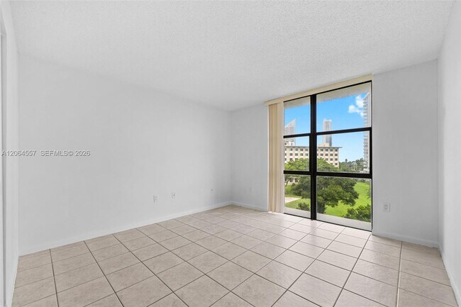 Building Photo - 17500 N Bay Rd