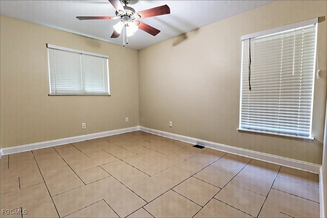 Building Photo - 1453 Claret Ct