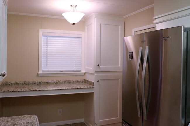 Building Photo - Bossier City, LA - 71112 - Beautifully upd...