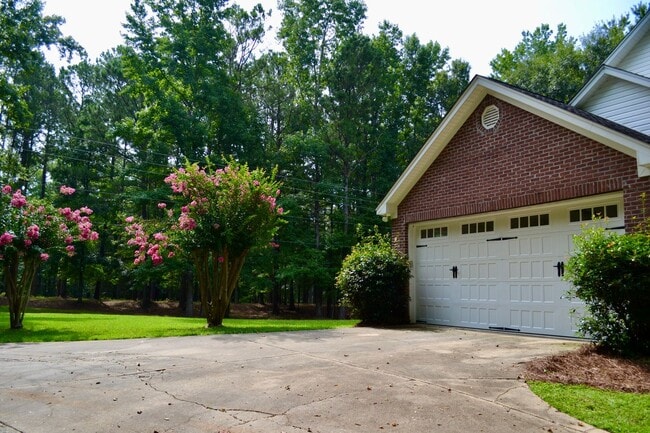 Building Photo - 7330 Society Hill Rd