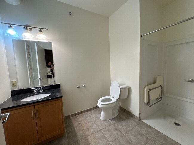 Building Photo - Lehigh Riverport 2 Bedroom Condo