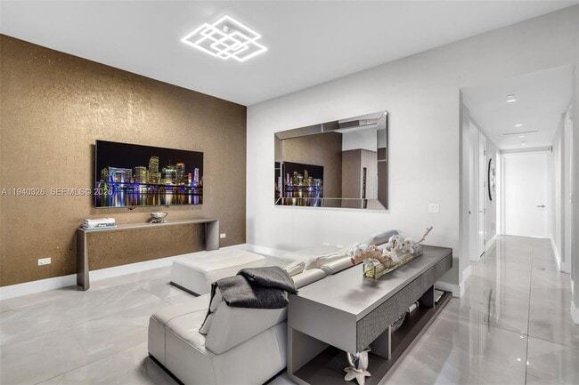 Building Photo - 18501 Collins Ave