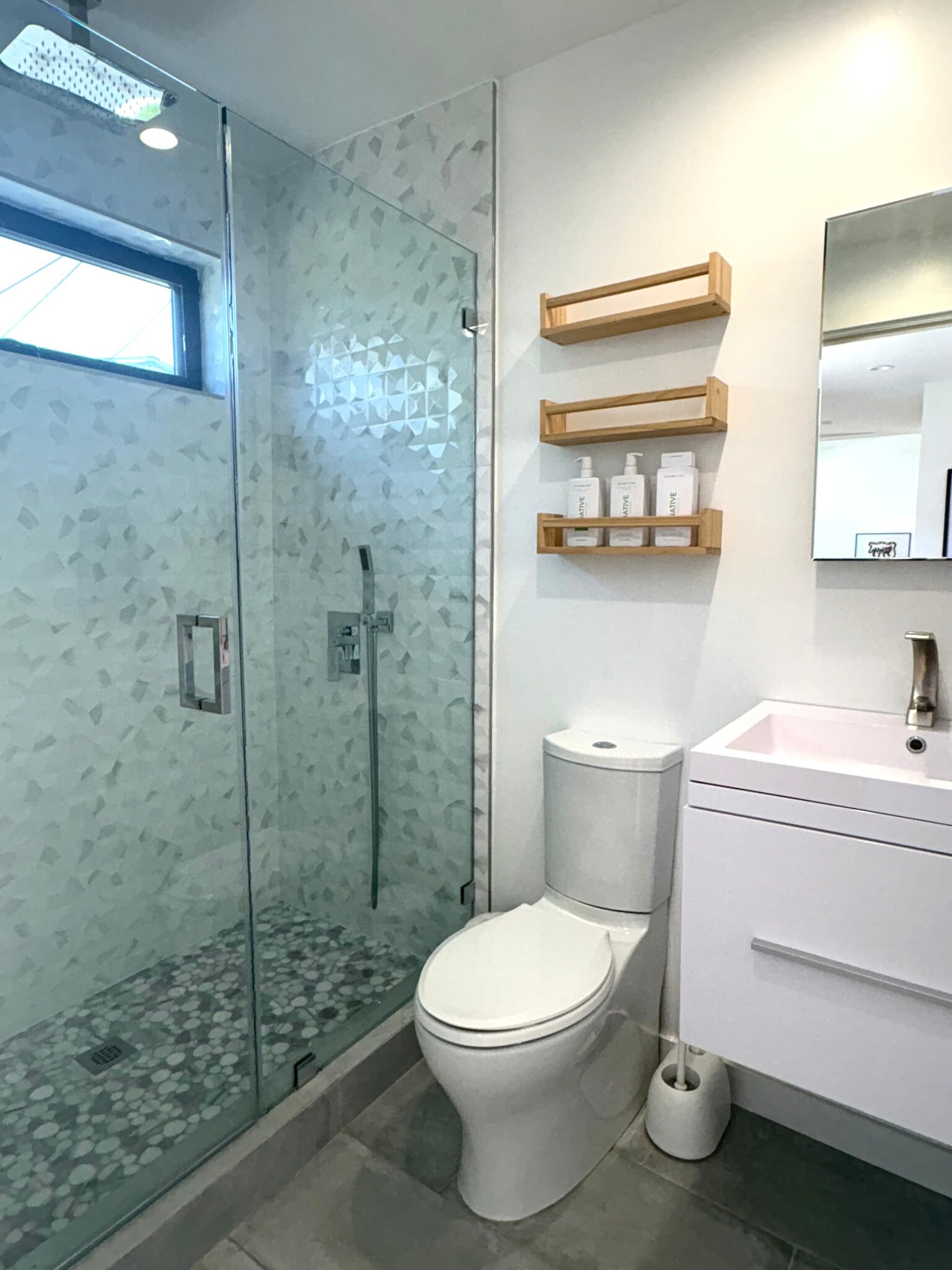 Building Photo - 2935 S West View St