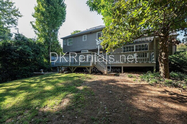 Building Photo - 114 Eagle Glen Dr