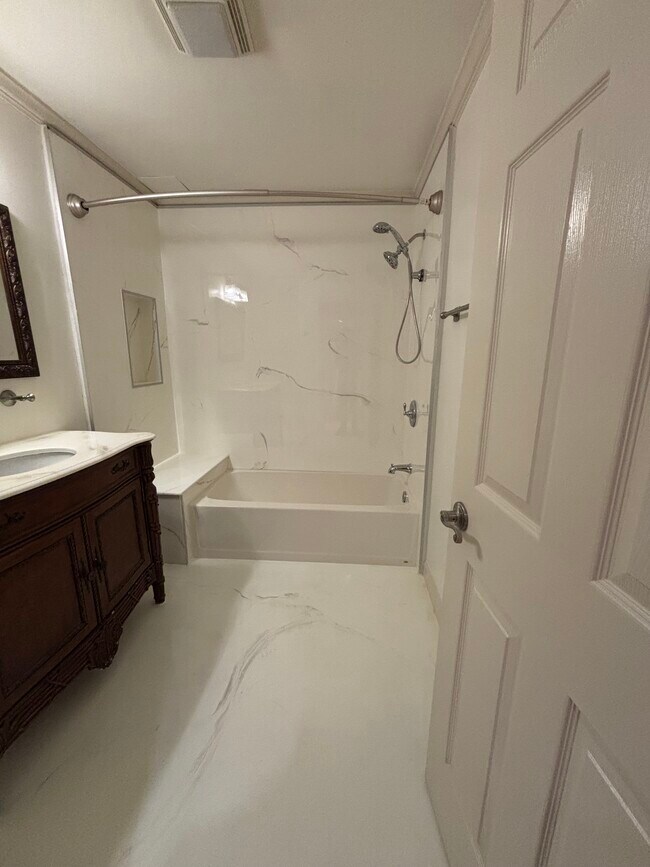 Building Photo - 10615 Honey Brook Cir