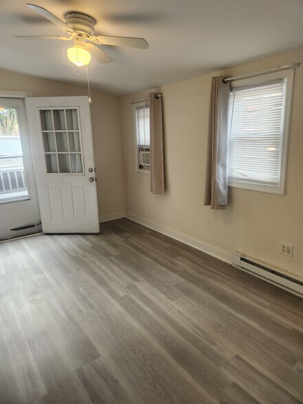 Living Rm/Bedroom - 61 E Oakland Ave