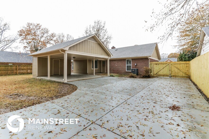 Building Photo - 4652 Benoit Dr
