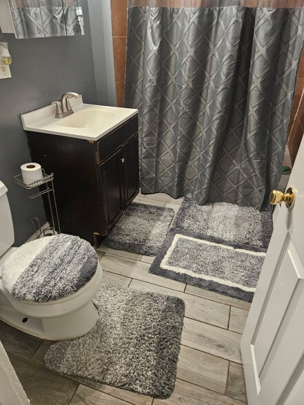 Bathroom - 19 Westland St