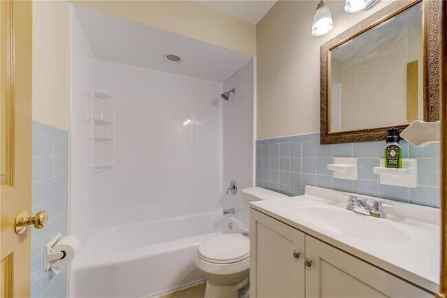 Building Photo - Fantastic 3bd/1.5ba home! Coming soon!