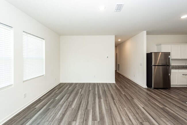 Building Photo - 713 Pisces Ln
