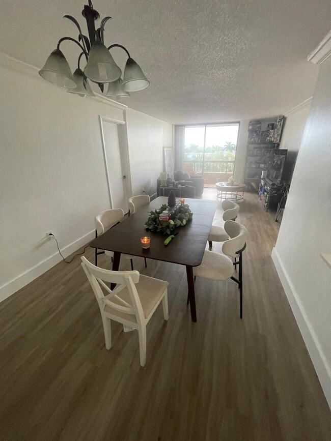 Building Photo - 7040 Coral Wy