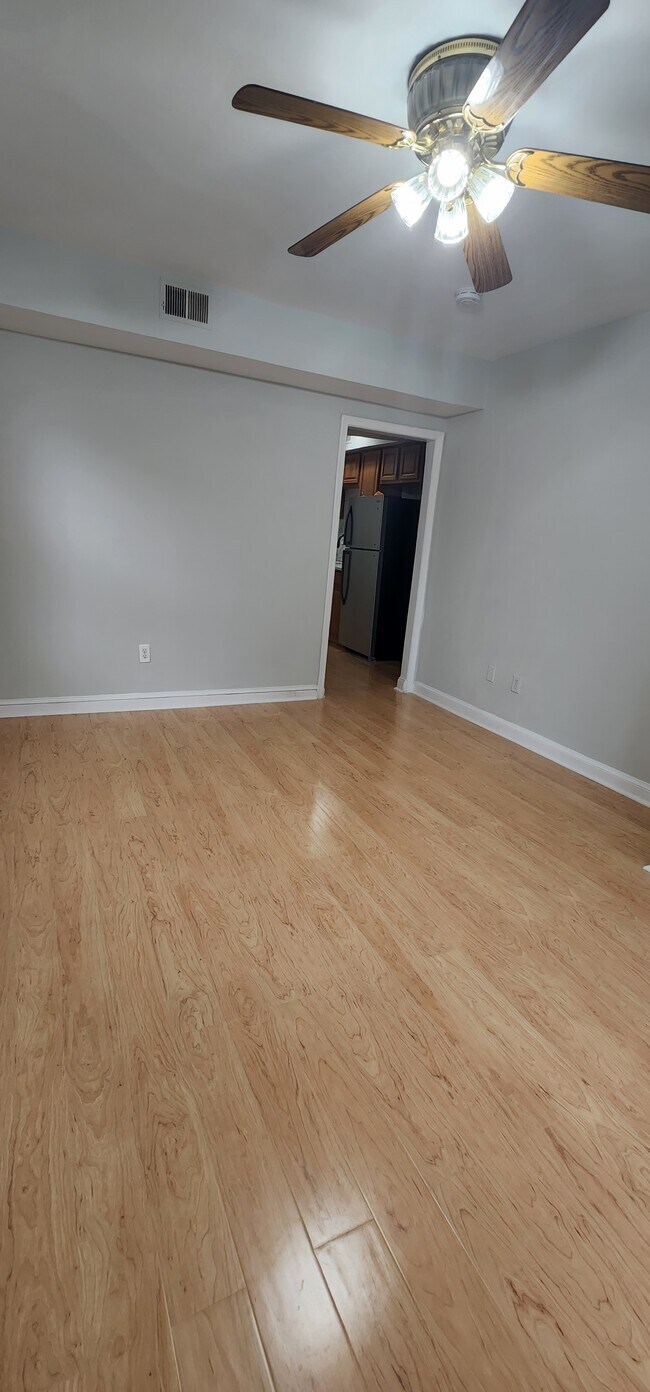 Building Photo - 4262 Clay St NE