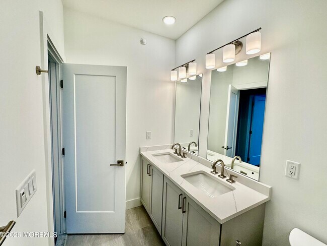 Building Photo - 50 Augustus Dr