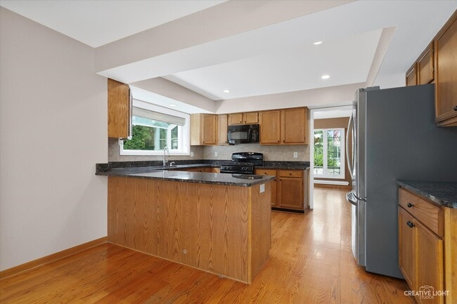 Building Photo - 38W199 Heatherfield Dr