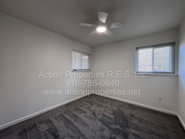 Building Photo - Central Roseville, Close to Shopping and Parks, 3 Bedroom 2 Bathrooms, 1536sq feet