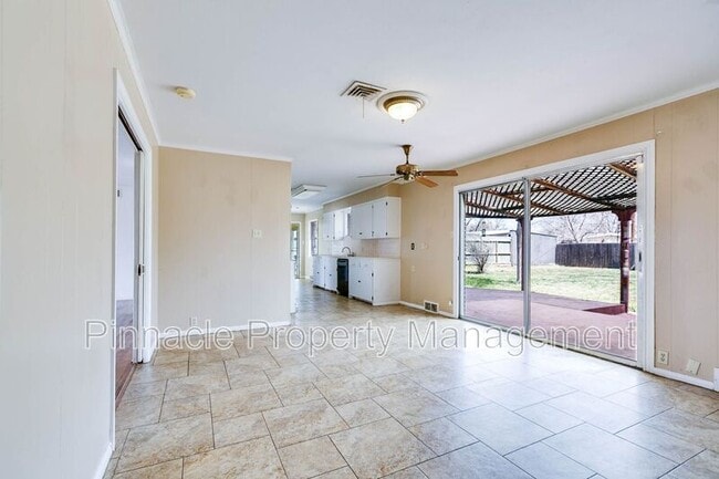 Building Photo - 2618 A&M