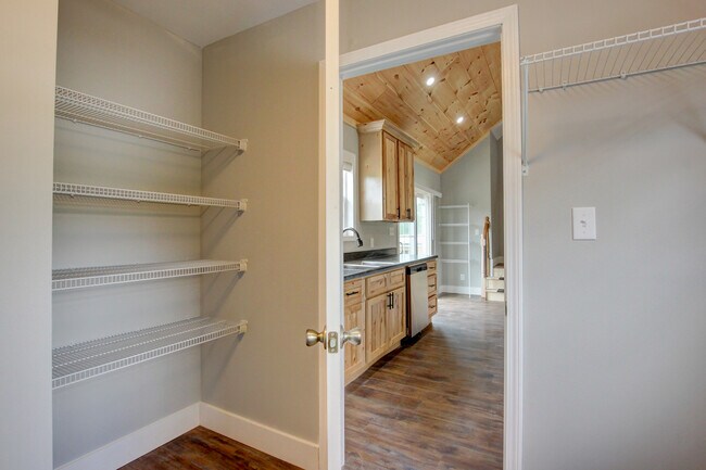 Building Photo - 5821 Highland Lick Rd