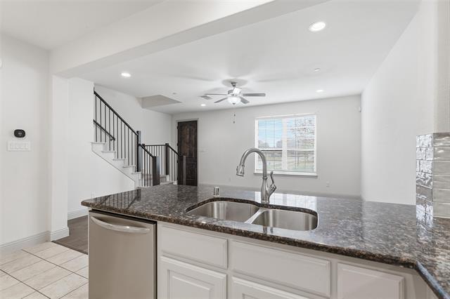 Building Photo - 2404 Jameson Ln