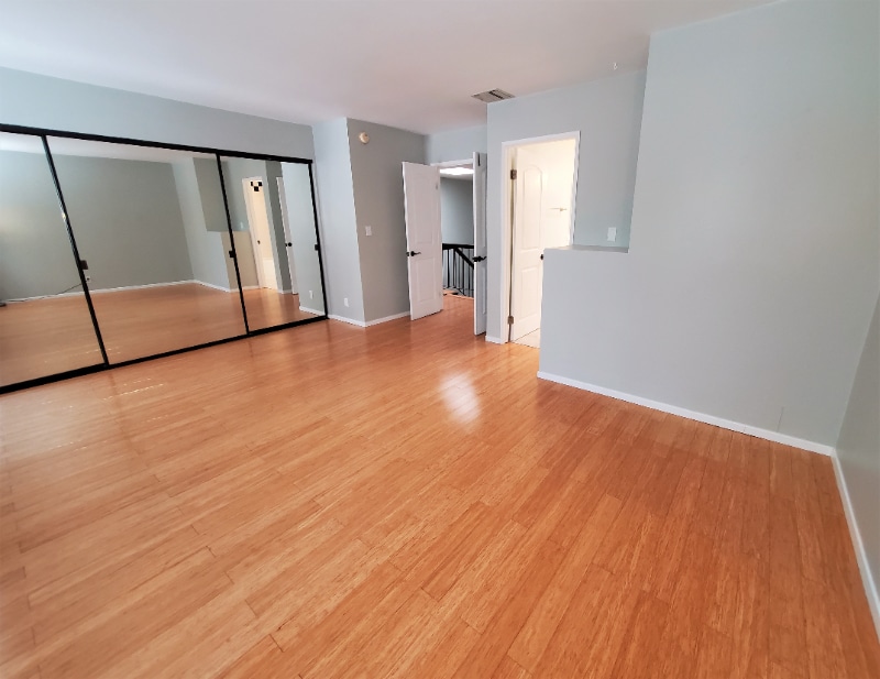 Building Photo - 4365 McLaughlin Ave