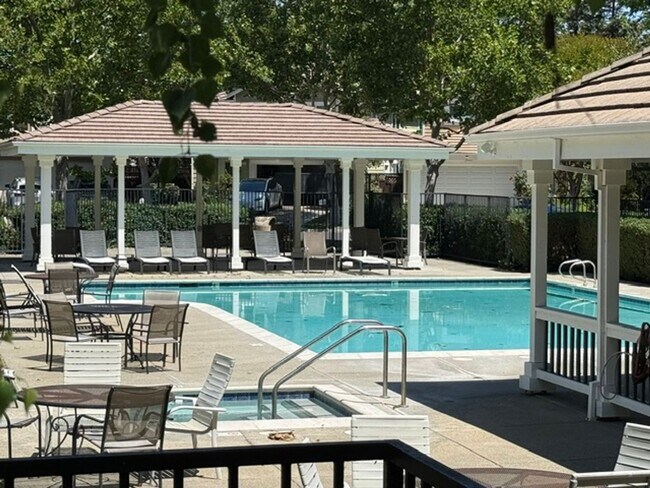 Building Photo - Pleasanton’s Windsor Community 4 bed / 2.5 bath,  Great schools, close to Downtown