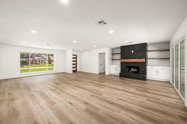 Building Photo - 10115 Moorberry Ln