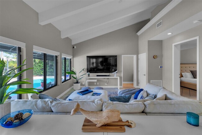 Building Photo - 616 Riviera Isle Dr