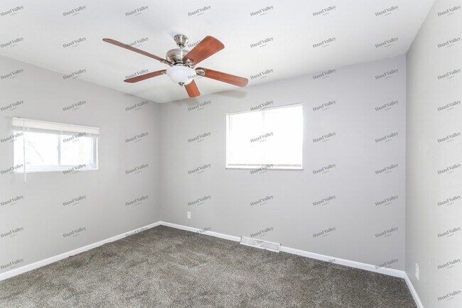 Building Photo - 650 Lilac Dr