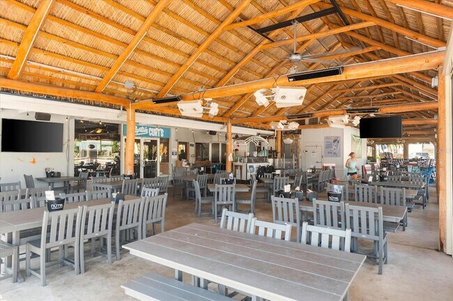 Building Photo - 6708 Sarasea Cir