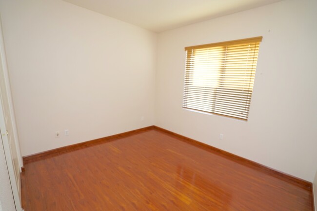 Building Photo - Creekside 4 Bedroom Home for Rent in Valen...