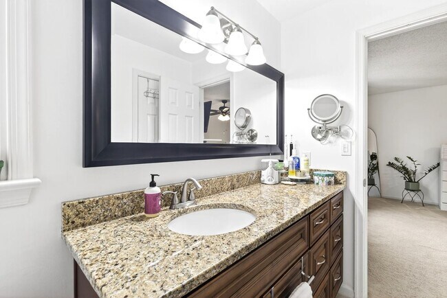 Building Photo - 1912 Bunnell Ct