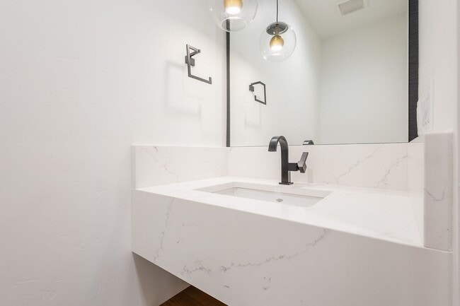 Building Photo - Brand New Townhouse in Luxury Neighborhood