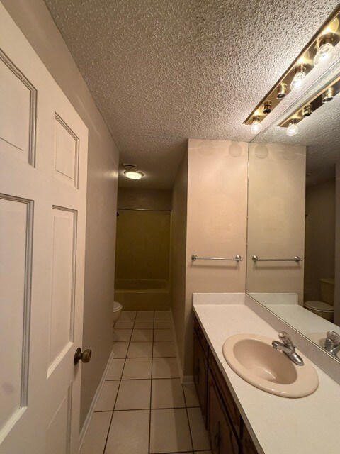 Building Photo - 202 Adams Dr